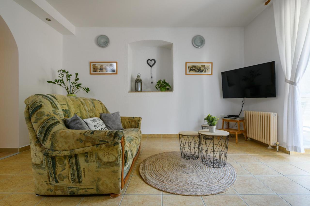 Apartman Aleksandra Pula Dış mekan fotoğraf